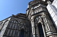 zadná časť katedrály a koniec bočnej časti, ktorá je v rekonštrukcii