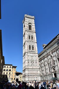 zvonica zložená zo 7 rozdielnych pásov