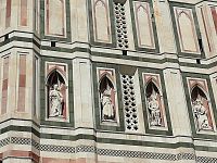 sochy v nikách od známych talianskych sochárov v 3. páse, 4. pás bez sôch