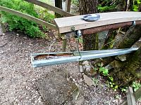 voda preteká do žľabu