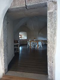 novovybudovaná jedáleň vznikla rekonštrukciou jednej zo strieľní zo 16.storočia