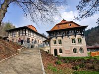 budovy po rekonštrukcii - bývalá práčovňa s kotolňou a Vodoliečebný ústav