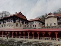 šatne a budovy nad nimi