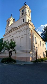 kostol nechala v rokoch 17 postaviť rodina Esterhazyovcov