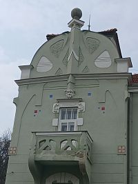 horná časť vily Letná postavenej v roku 1906