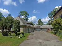 hospodárske budovy pri dome záhradníka