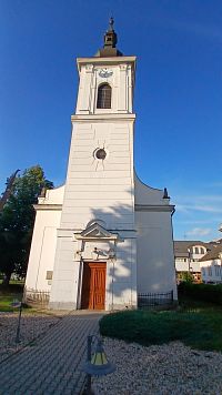 čelná strana kostola