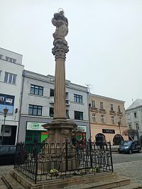 Hranice - Mariánsky stĺp so sochou Panny Márie Immaculaty