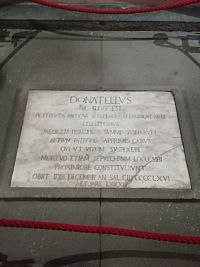 hrobka Donatella (1386 Florencia - 1466 Florencia )