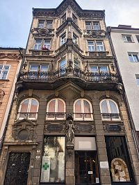 Adlerov dom z roku 1904 s lekárňou v prízemí