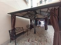 asi priestor, ktorý využíva kaviareň