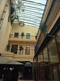 pohľad zo schov na náprotivnú stranu