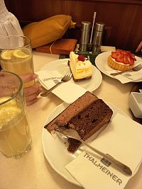 zákusky a limonáda