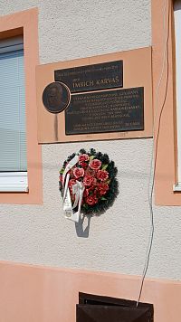 pamätná doska významnému rodákovi