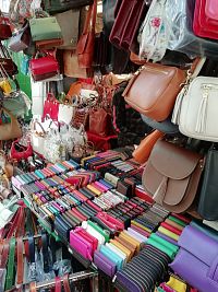 Taliansko - Toskánsko - Florencia - ulica Via dell´Ariento s trhoviskom a budovou tržnice