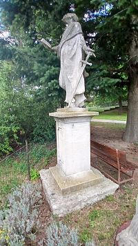 socha sv. Pavla apoštola s knihou a mečom