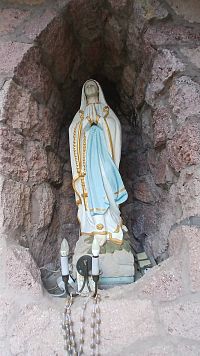 Panna Mária Lurdská