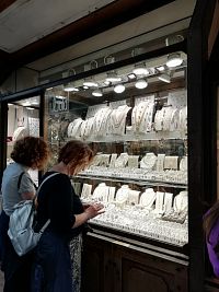 obchodíky so zlatom