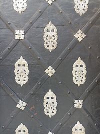 detail vstupných dverí