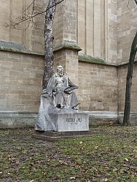 socha maliara, jedného zo zakladateľov Viedenskej secesie