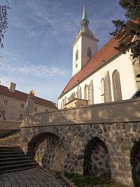 príchod ku katedrále