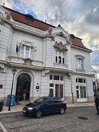 pravá časť budovy