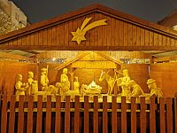 nechýbal ani vyrezávaný betlehem