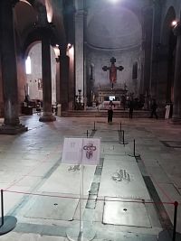 interiér pôsobí prázdnym dojmom