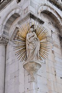 socha Madonna salutis portrus z roku 1480, zhotovil ju Matteo Civitali (1436-1501)