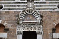 nad vchodom obraz Panny Márie s Ježičkom zo 17.storočia