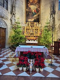 nad oltárom oltárny obraz - Korunvácia Alžbety Uhorskej (Durínskej)