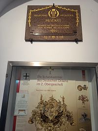 informácia o Mozartovi a o múzeu Pokladnici (Schatzkammer)