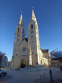 Rakúsko - Wiener Neustadt (Viedenské Nové Mesto) - Katedrála Nanebovzatia Panny Márie a svätého Ruperta