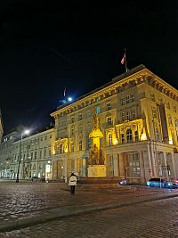 fontána Austriabrunnen na námestí Freyung