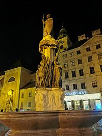 fontána neďaleko Škótskeho kostola