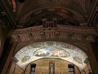 ešte raz varhany a freska pod nimi