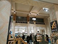 dnes je to supermarket SPAR s reštauračnou časťou