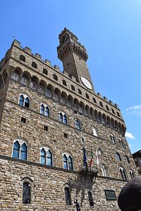 palác Palazzo Vecchio s 94 metrov vysokou vežou
