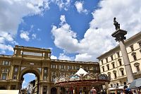 námestie so Stĺpom Hojnosti