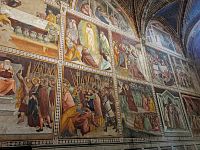 fresky na bočnej stene