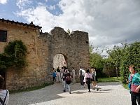 vstup za hradby mesta San Gimignano