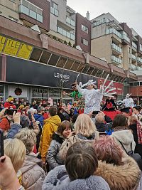 masky na chodúľoch pútali najväčšiu pozornosť