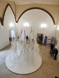 výstava z nití, spomienka na textilné závody