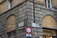 širšia ulica Via di Ciffá a bočná ulica Via dei Pellegrini