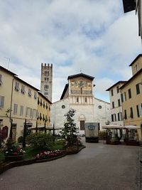 bazilka so zvonicou prestavanou v 13.storočí