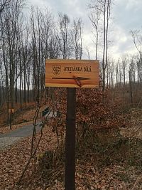 smer udávajúci tretí prameň