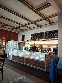 v cukrárni U Bílého anděla