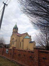 prechádzka okolo kostola