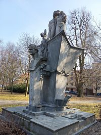 busta J.G.Medlda so súsoším symbolizujúcim zákony dedičnosti