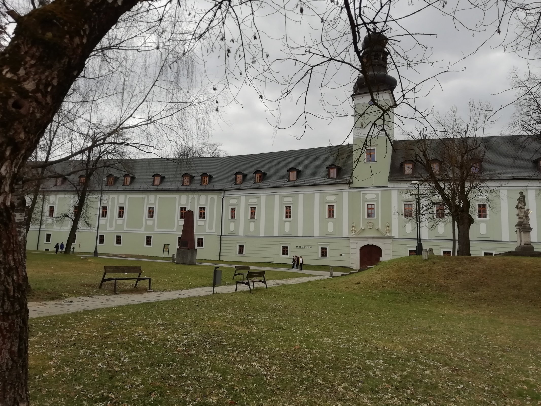 Dubnica nad Váhom - kaštieľ - múzeum a výstavy